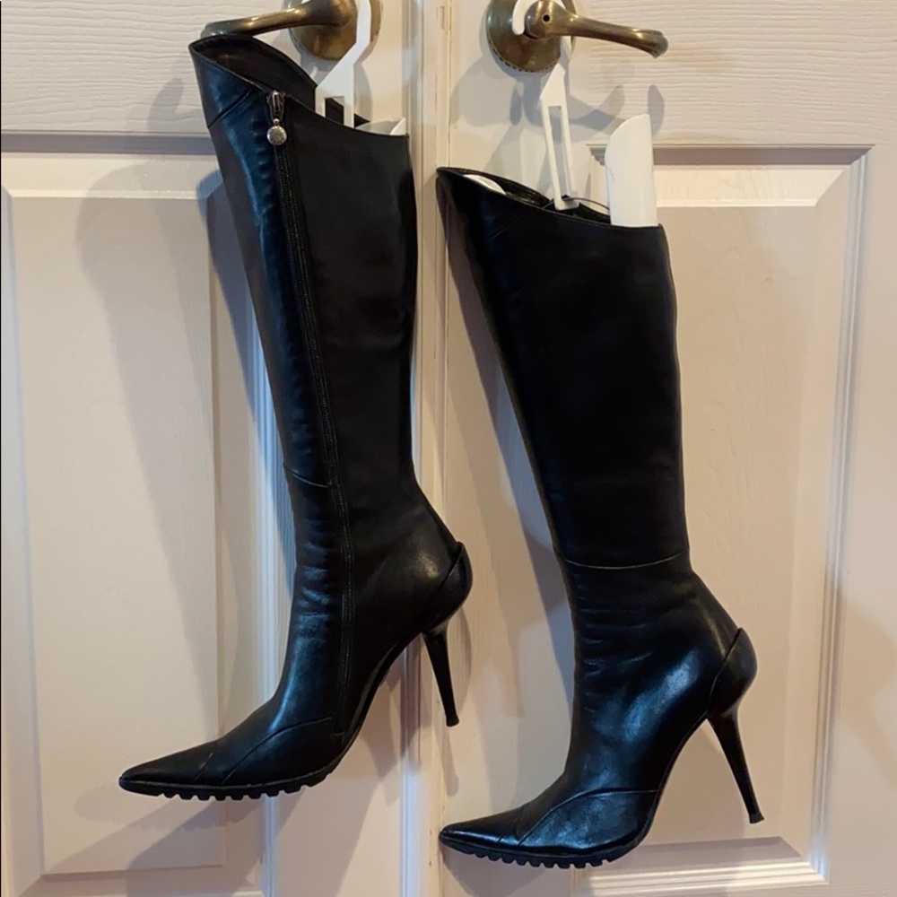 Women’s leather boots